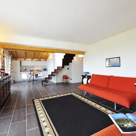 Sleeps 4 Air Con Apartment