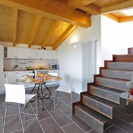 Sleeps 4 Air Con