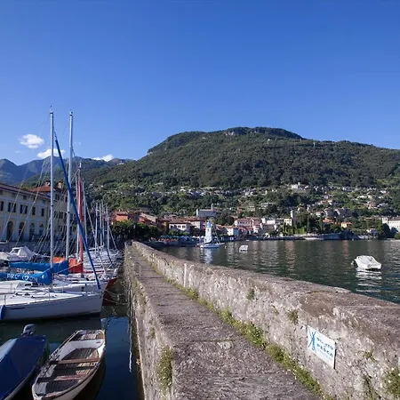Sleeps 4 Air Con Gravedona